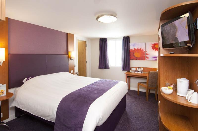 Premier Inn Stroud 스트라우드 외부 사진